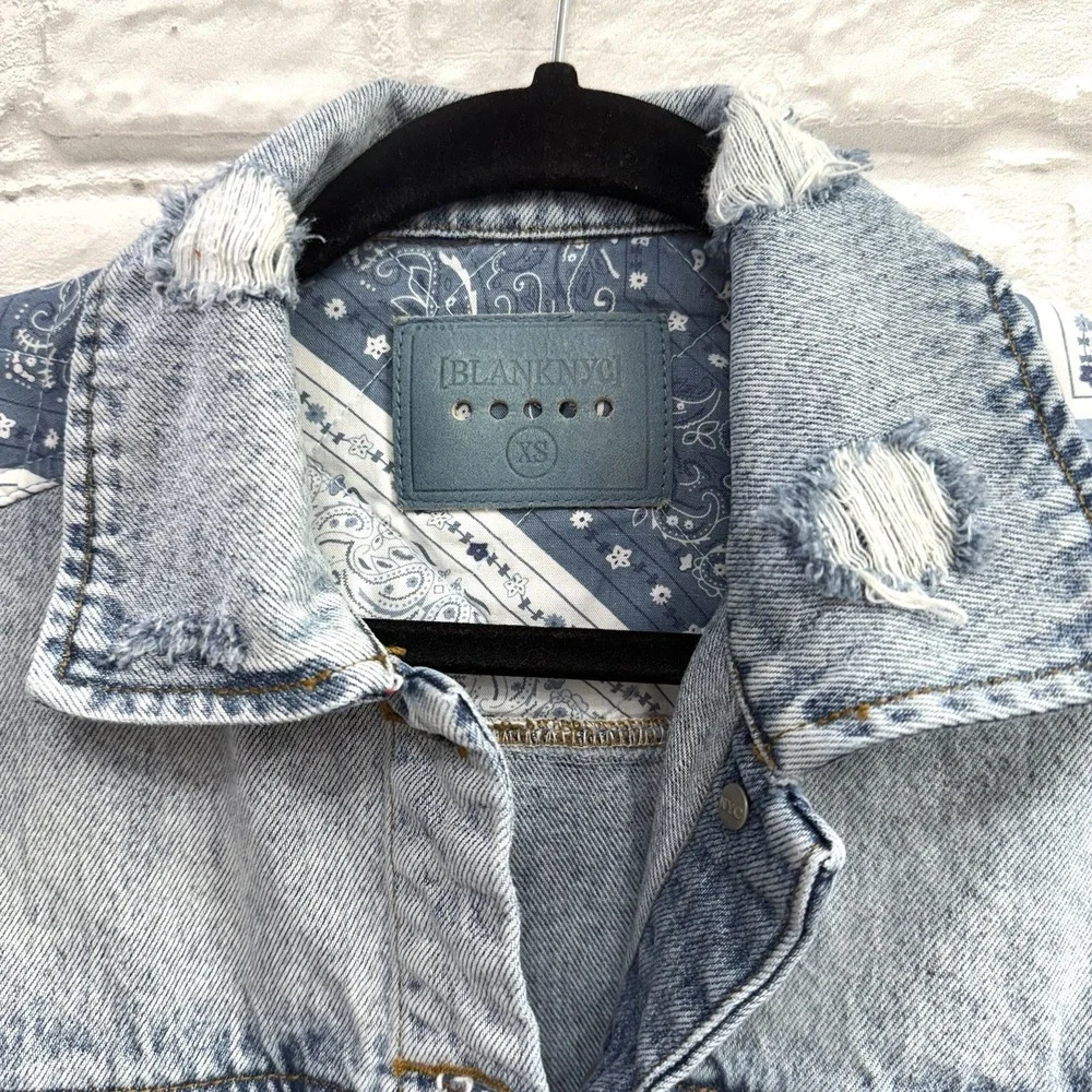 BlankNYC Anthropology Ladies Distressed Denim Blue Jean Jacket Size XS Patchwork